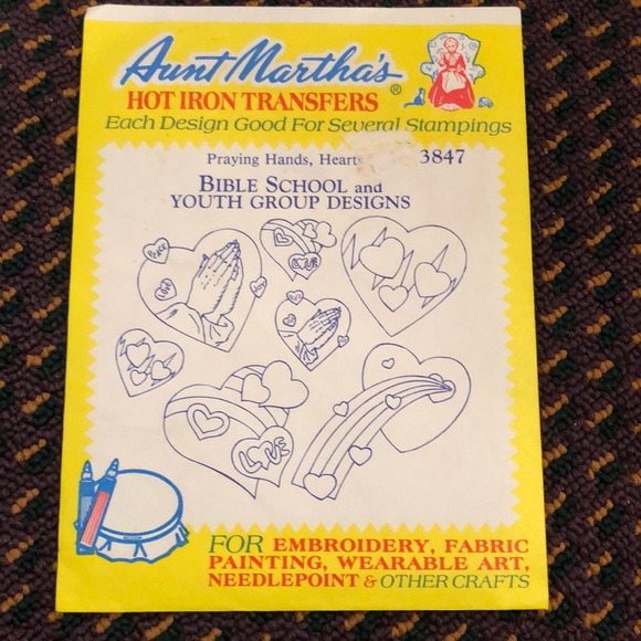 NWT Embroidery Hoop and Heart and praying hands design transfers - Picture 3 of 16